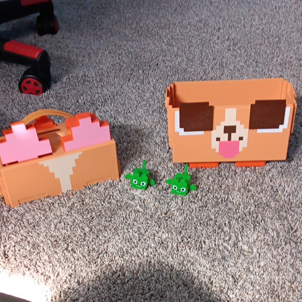 Pet Simulator 99 Corgi Carrying Case With Two Pixel Dragons